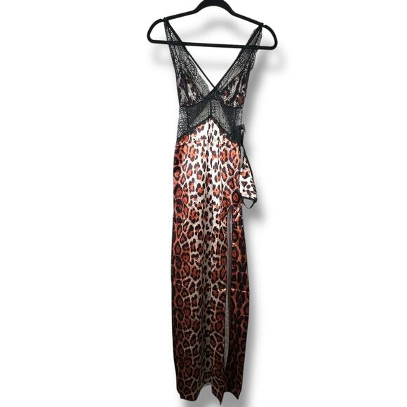 Frederick's Of Hollywood NWT Rosalina Rose Lace Satin Nightgown Maxi Gown Small - Picture 3 of 12